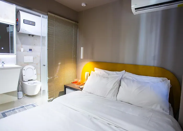 Double At The Bubbles Jacuzzi Hotell 3*