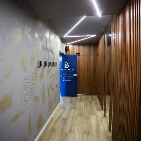 Hotell Double At The Bubbles Jacuzzi