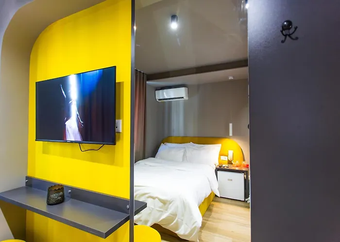 Double At The Bubbles Jacuzzi Hotell 3*